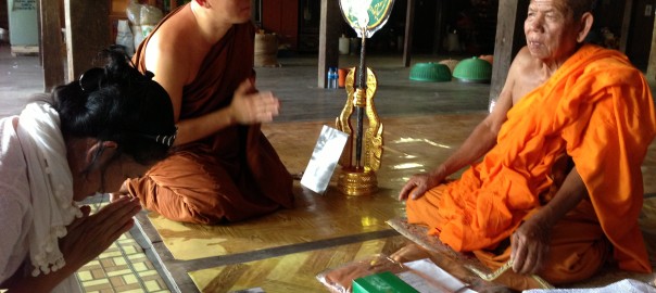 กราบหลวงปู่โฉม จ.สุรินทร์ 18 ม.ค. 56